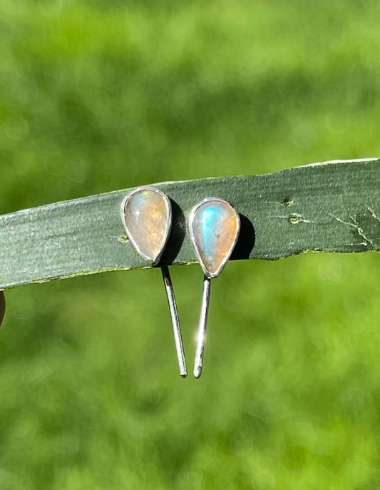Labradorite Peekaboo